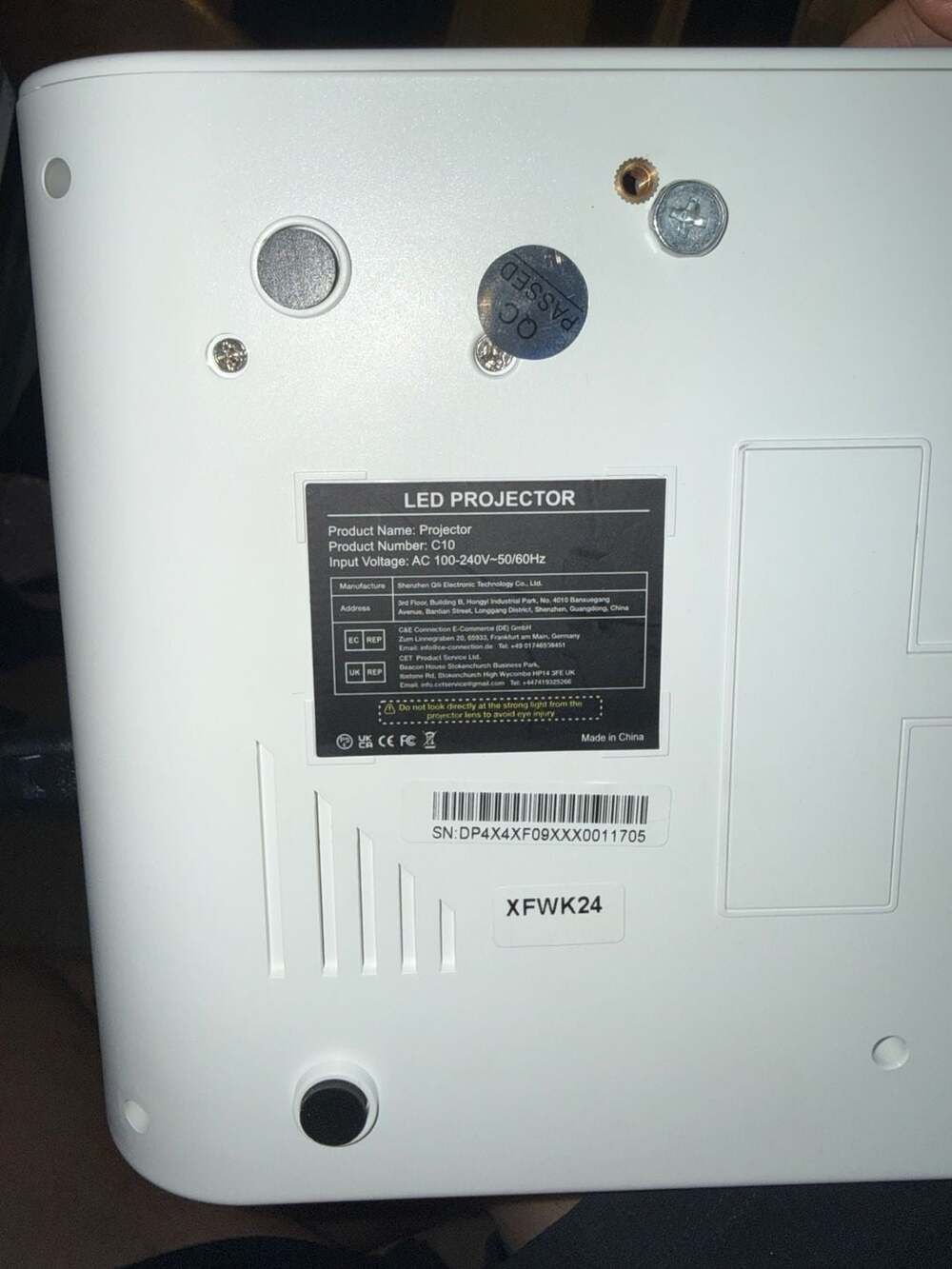 Shenzhen Qili C10 Portable LED Mini Projector 1080P Support - Picture 7 of 7